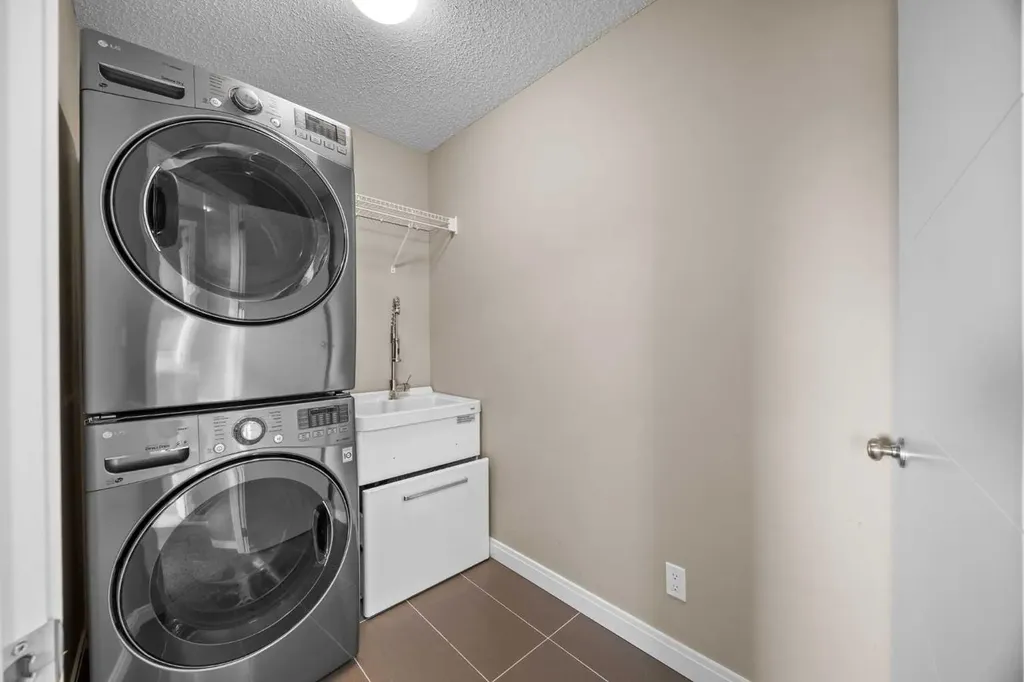 63 Redstone Gardens NE Calgary AB T3N 0J8