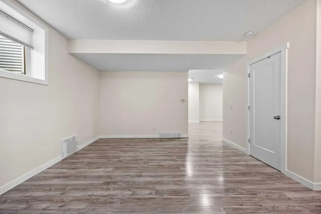 63 Redstone Gardens NE Calgary AB T3N 0J8