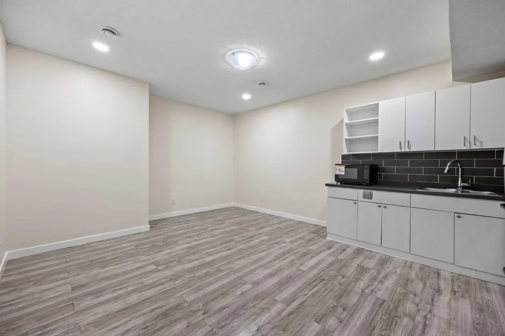 63 Redstone Gardens NE Calgary AB T3N 0J8
