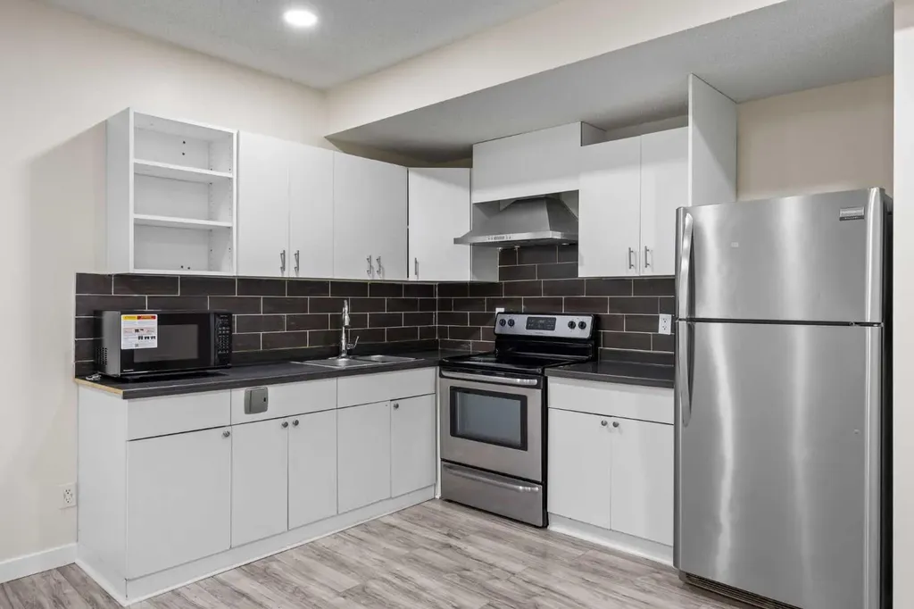 63 Redstone Gardens NE Calgary AB T3N 0J8