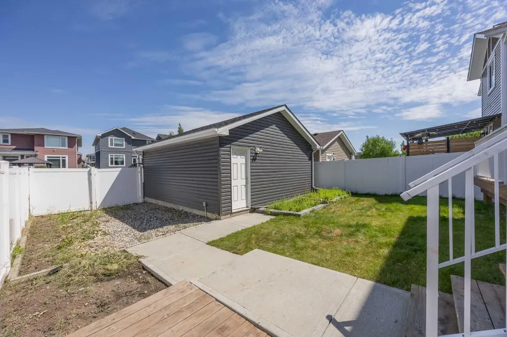 63 Redstone Gardens NE Calgary AB T3N 0J8