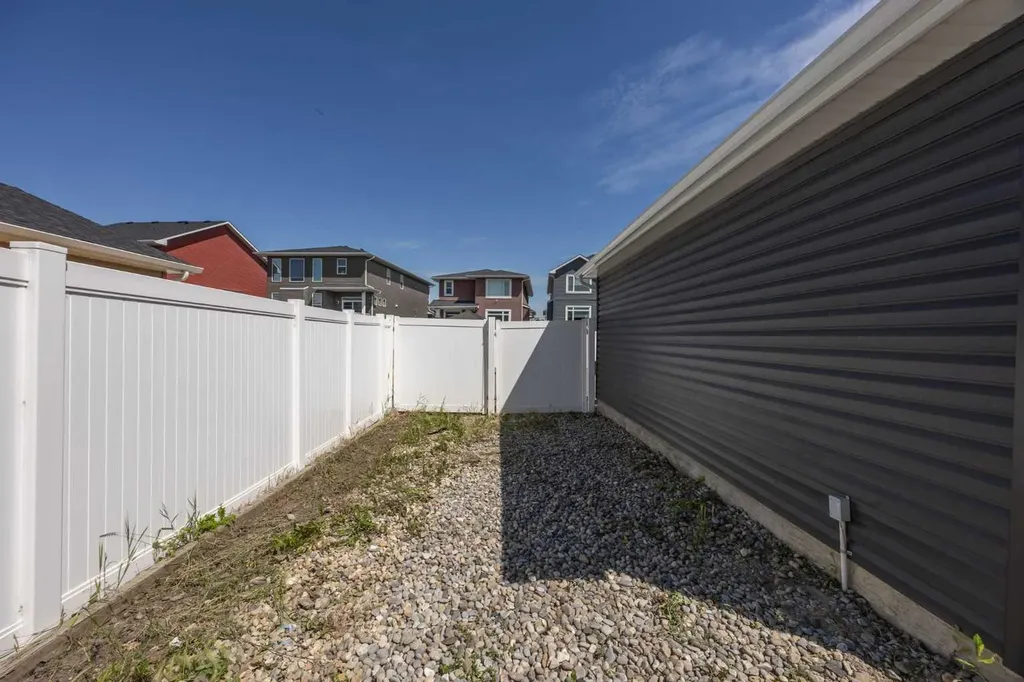 63 Redstone Gardens NE Calgary AB T3N 0J8