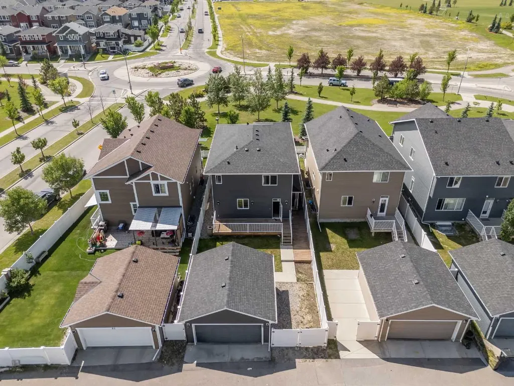 63 Redstone Gardens NE Calgary AB T3N 0J8