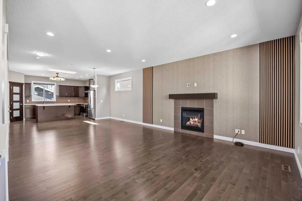 63 Redstone Gardens NE Calgary AB T3N 0J8