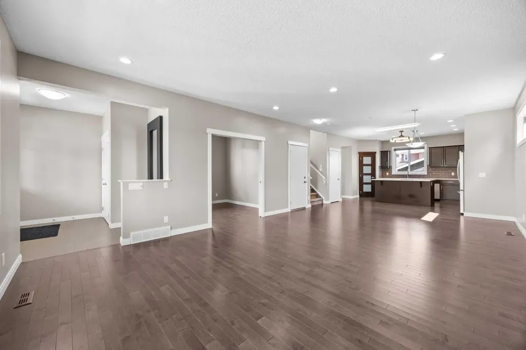 63 Redstone Gardens NE Calgary AB T3N 0J8