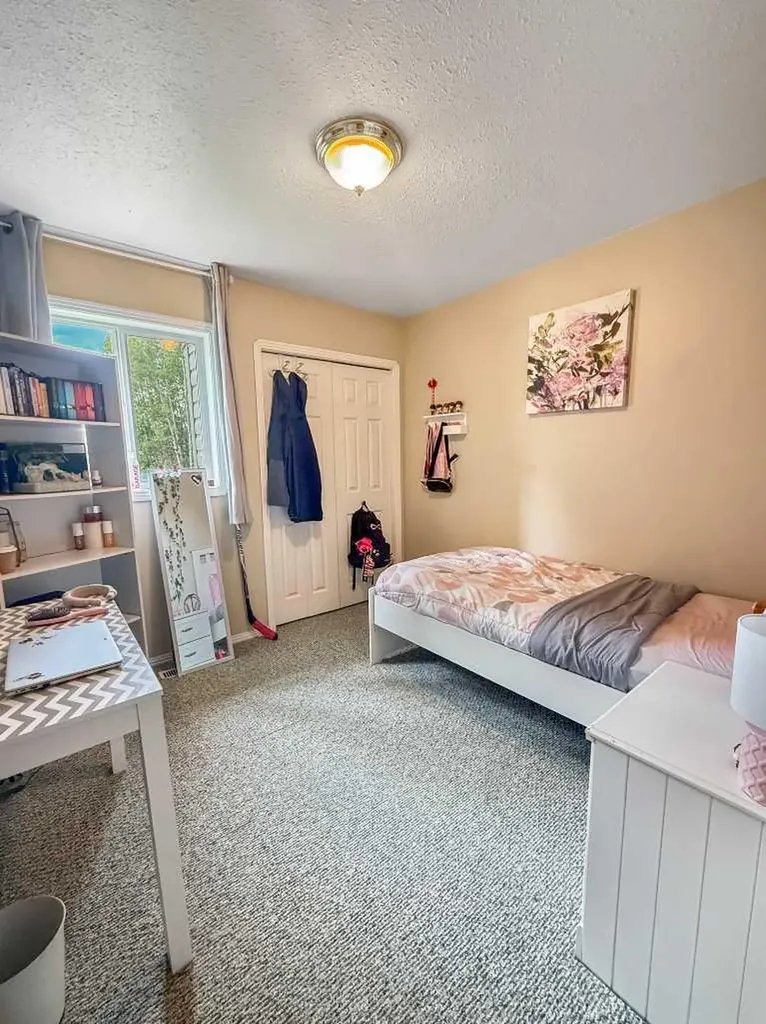 54 Olson Crescent Whitecourt AB T7S1T9