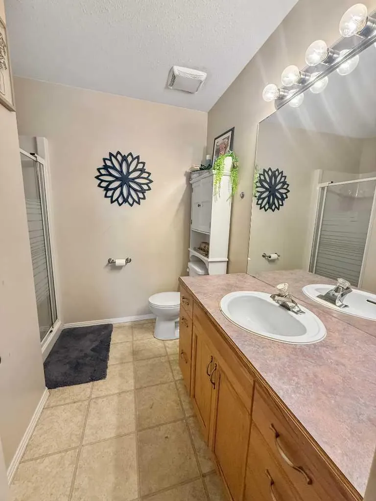 54 Olson Crescent Whitecourt AB T7S1T9