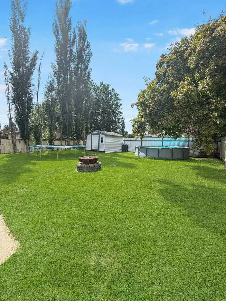 54 Olson Crescent Whitecourt AB T7S1T9