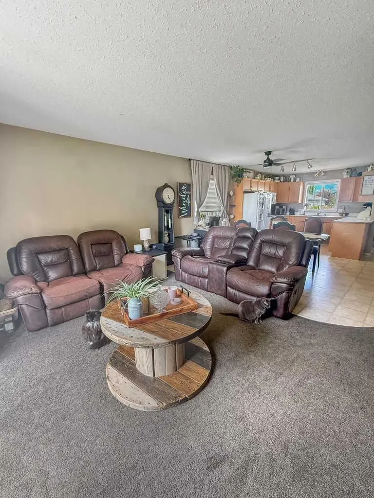 54 Olson Crescent Whitecourt AB T7S1T9