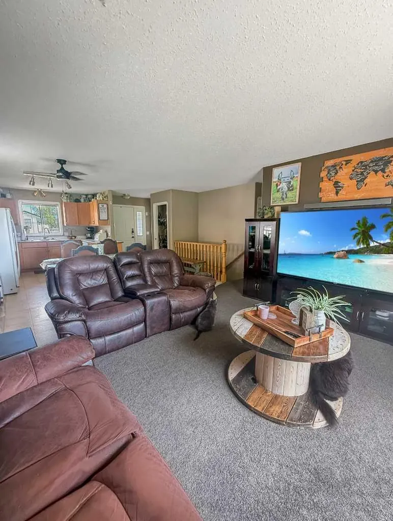 54 Olson Crescent Whitecourt AB T7S1T9