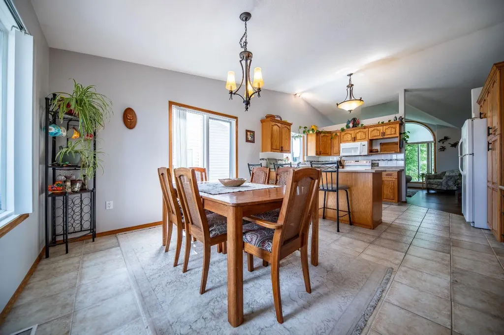10905 91 Street Grande Prairie AB T8X 1K3