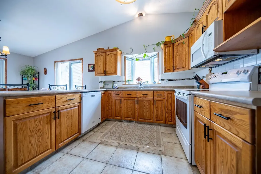 10905 91 Street Grande Prairie AB T8X 1K3