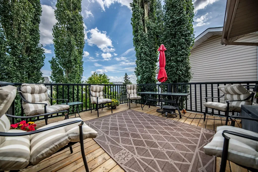 10905 91 Street Grande Prairie AB T8X 1K3