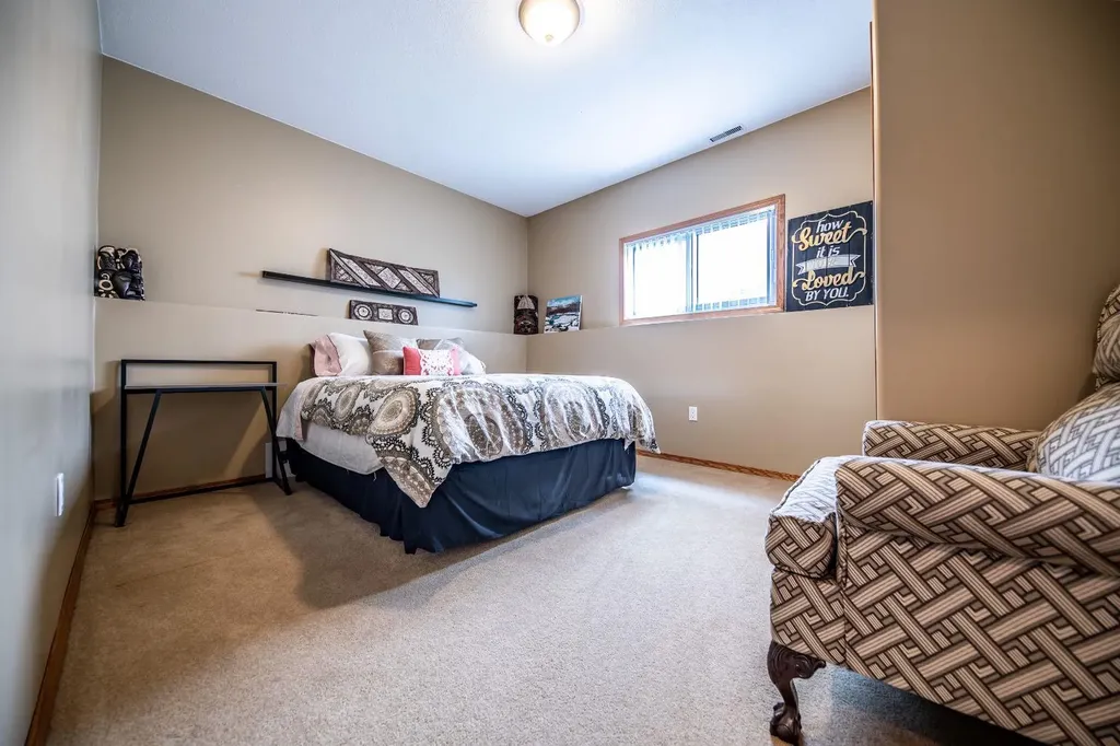 10905 91 Street Grande Prairie AB T8X 1K3