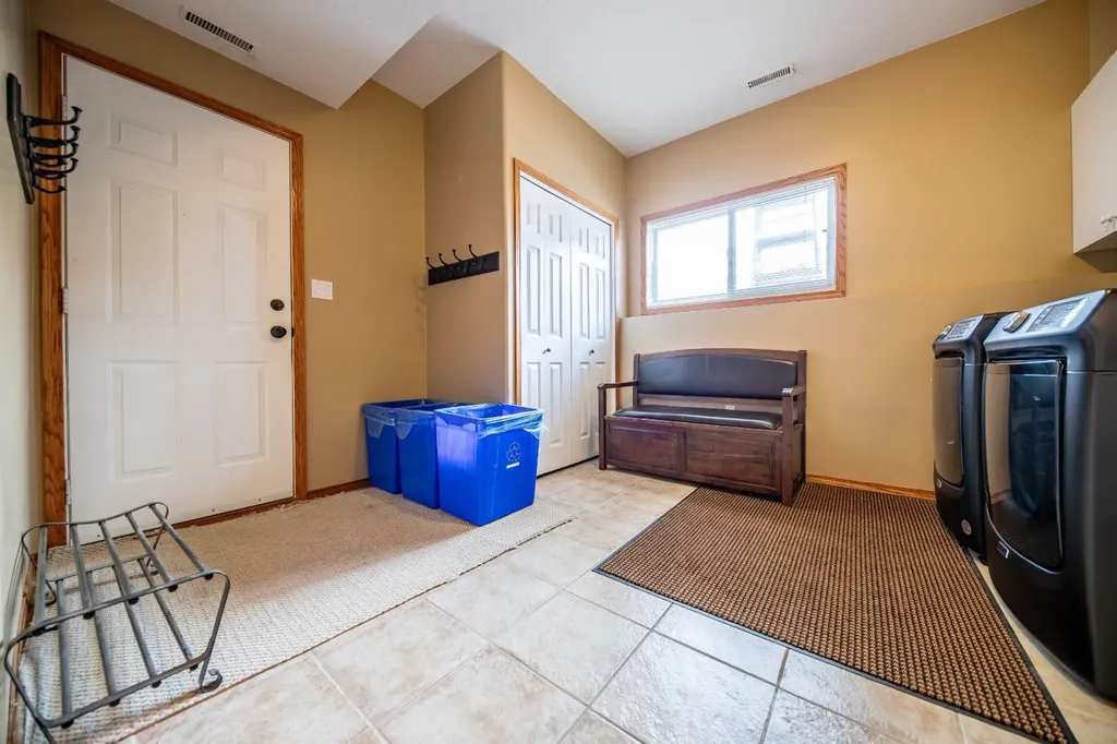 10905 91 Street Grande Prairie AB T8X 1K3