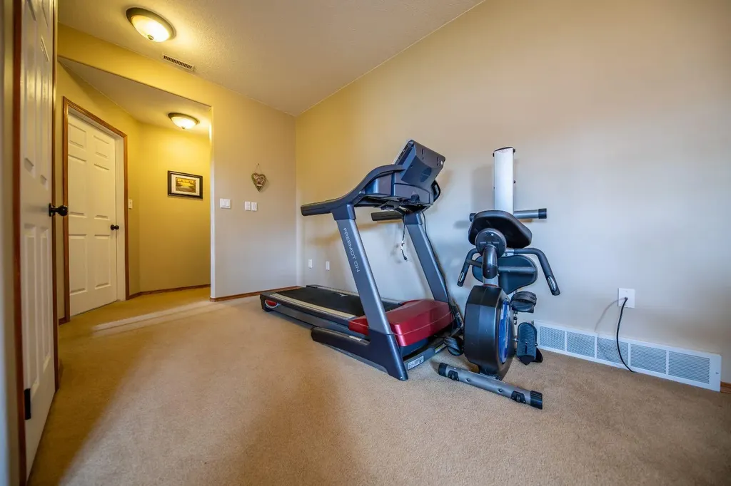 10905 91 Street Grande Prairie AB T8X 1K3