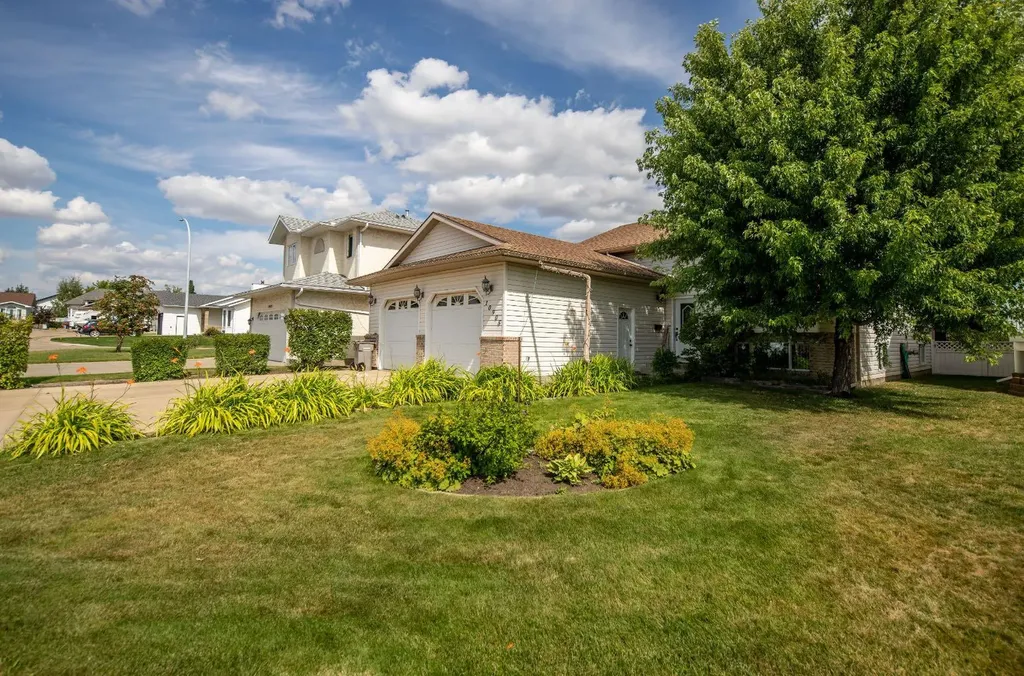 10905 91 Street Grande Prairie AB T8X 1K3