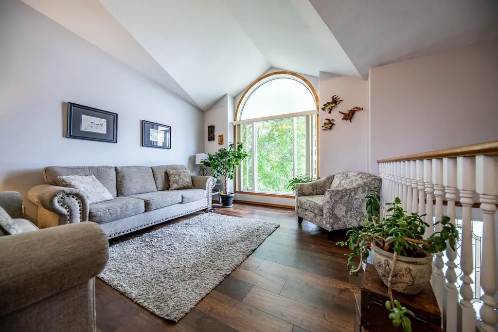 10905 91 Street Grande Prairie AB T8X 1K3