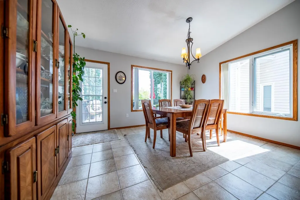 10905 91 Street Grande Prairie AB T8X 1K3