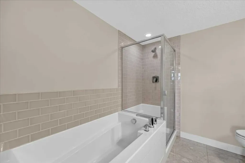 450 Sage Valley Drive NW Calgary AB T3R 0V5