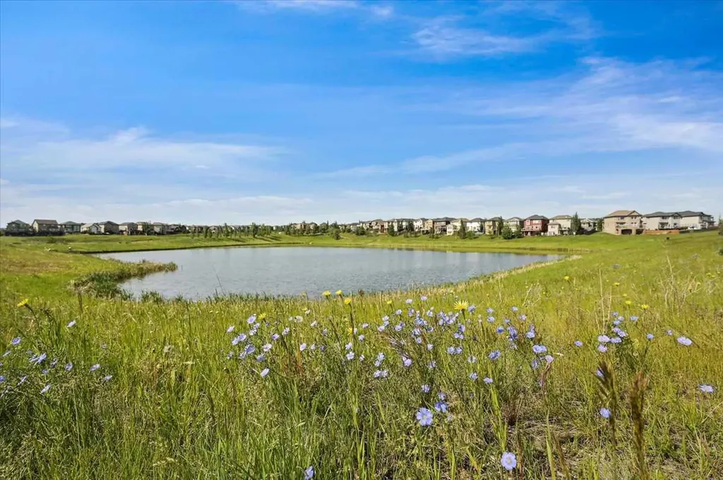 450 Sage Valley Drive NW Calgary AB T3R 0V5