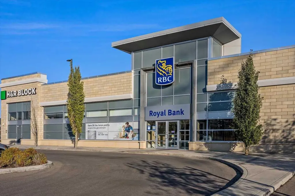 450 Sage Valley Drive NW Calgary AB T3R 0V5