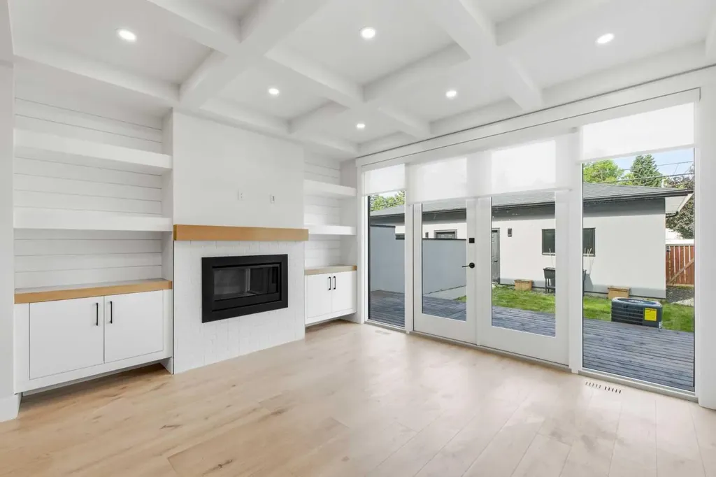 3325 42 Street SW Calgary AB T3E 3M5