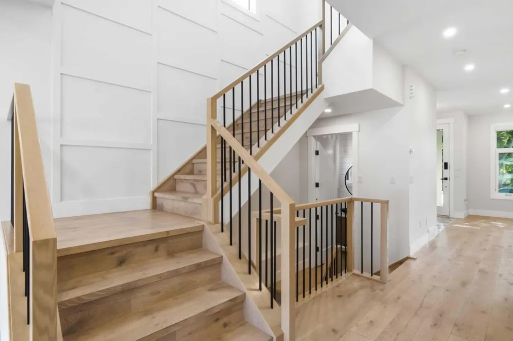 3325 42 Street SW Calgary AB T3E 3M5
