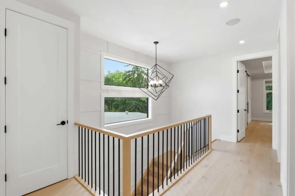 3325 42 Street SW Calgary AB T3E 3M5