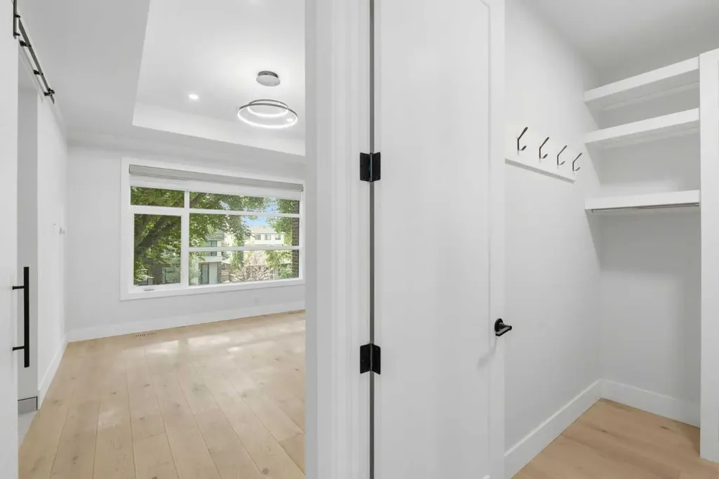 3325 42 Street SW Calgary AB T3E 3M5