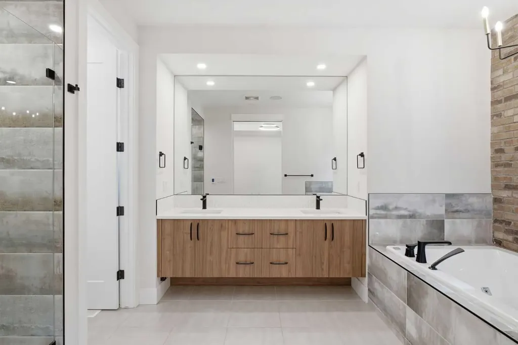 3325 42 Street SW Calgary AB T3E 3M5
