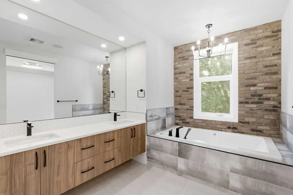 3325 42 Street SW Calgary AB T3E 3M5