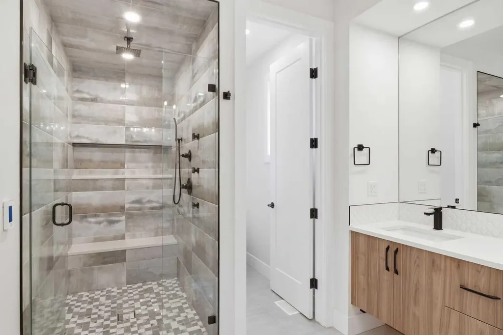 3325 42 Street SW Calgary AB T3E 3M5
