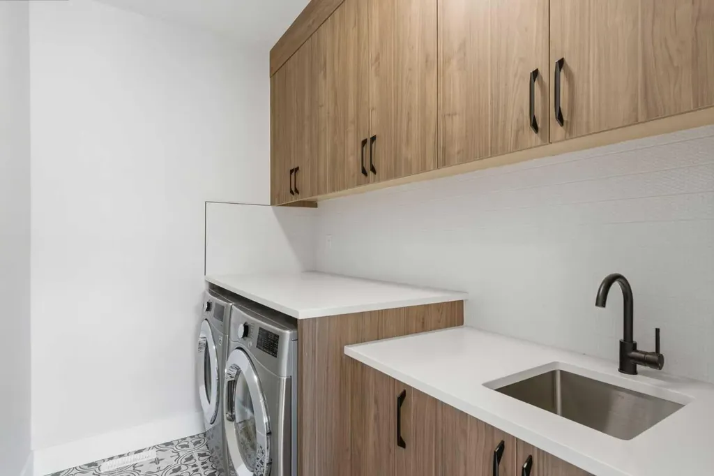 3325 42 Street SW Calgary AB T3E 3M5
