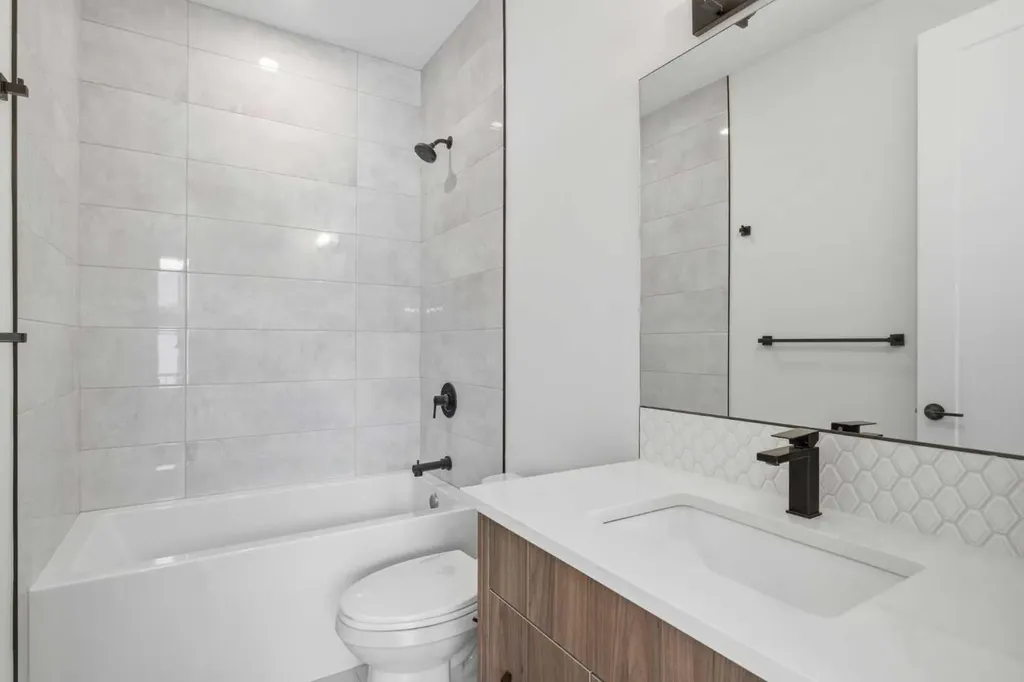 3325 42 Street SW Calgary AB T3E 3M5