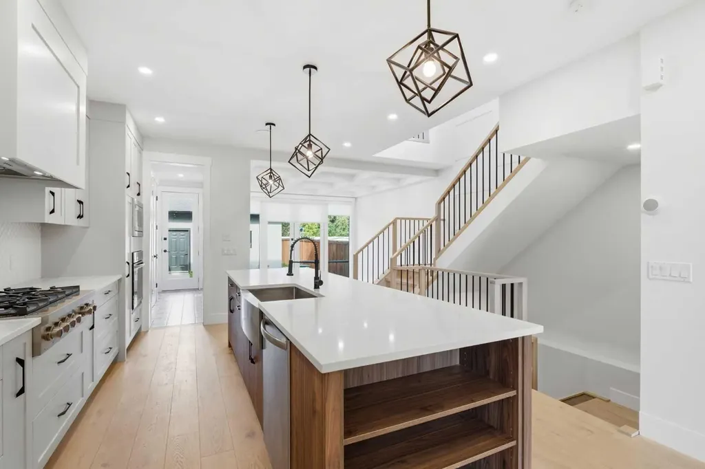 3325 42 Street SW Calgary AB T3E 3M5