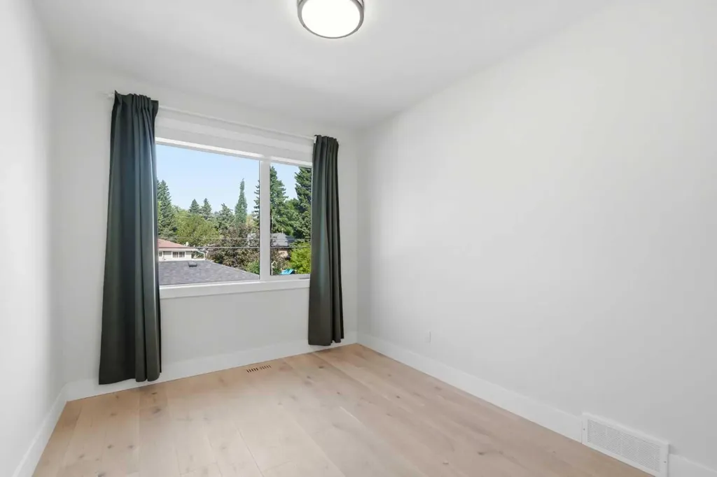 3325 42 Street SW Calgary AB T3E 3M5