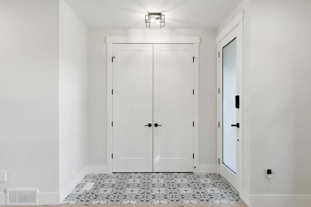 3325 42 Street SW Calgary AB T3E 3M5