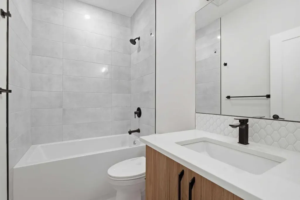 3325 42 Street SW Calgary AB T3E 3M5
