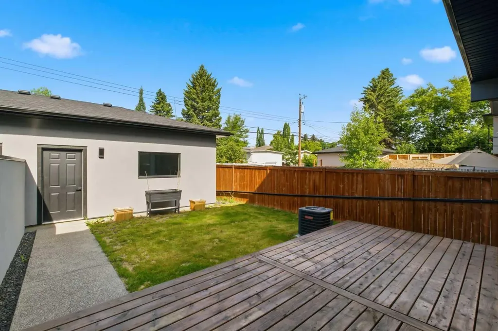 3325 42 Street SW Calgary AB T3E 3M5