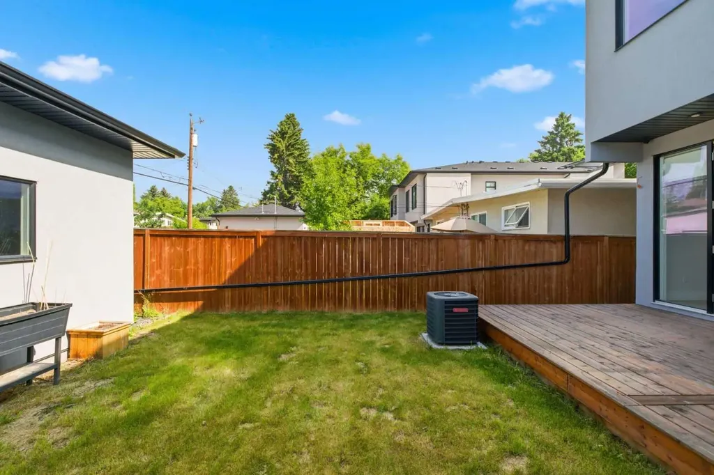 3325 42 Street SW Calgary AB T3E 3M5