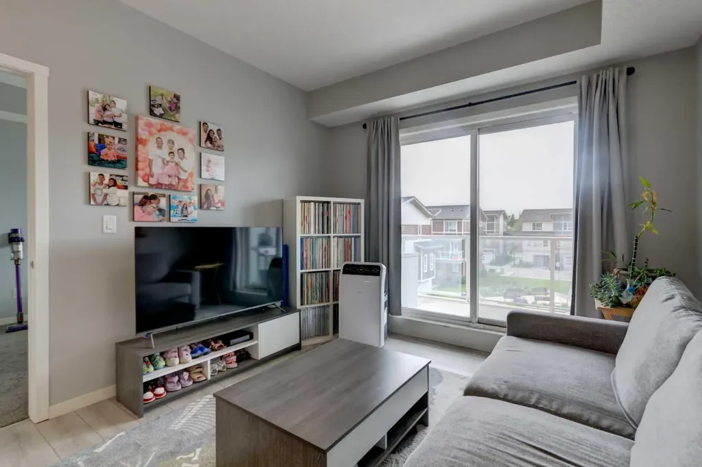 370 Harvest Hills Common NE Calgary AB T3K 2M8