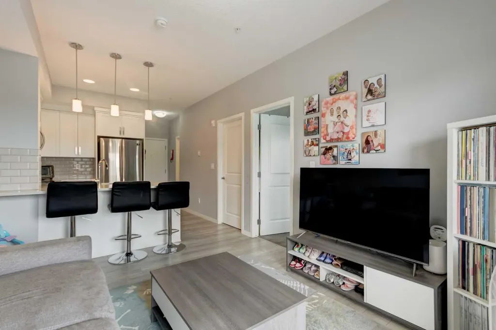 370 Harvest Hills Common NE Calgary AB T3K 2M8