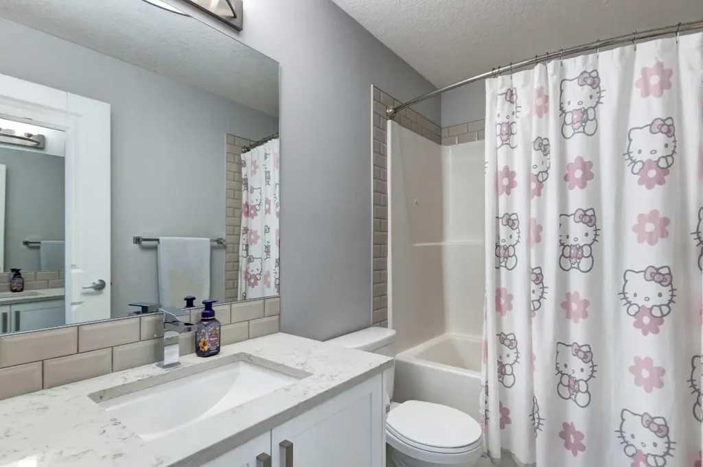 370 Harvest Hills Common NE Calgary AB T3K 2M8