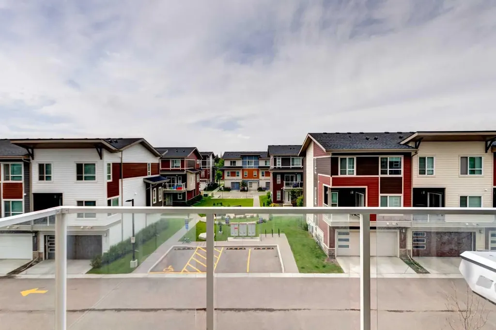 370 Harvest Hills Common NE Calgary AB T3K 2M8