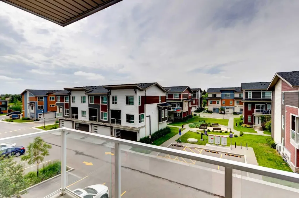 370 Harvest Hills Common NE Calgary AB T3K 2M8