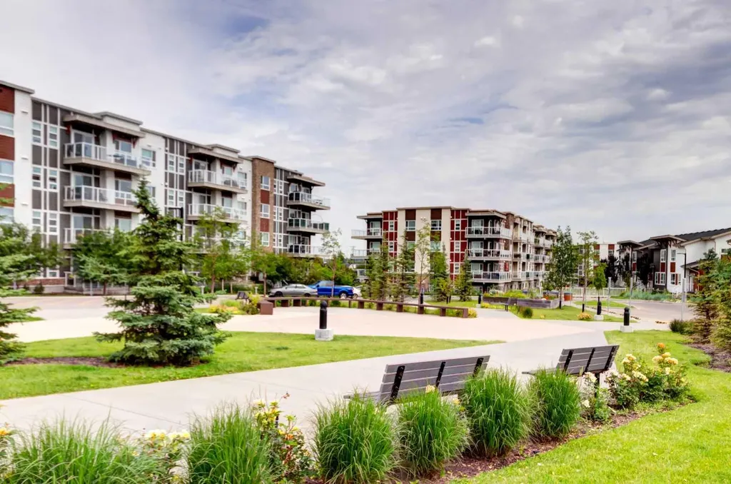370 Harvest Hills Common NE Calgary AB T3K 2M8