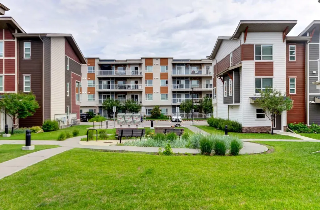 370 Harvest Hills Common NE Calgary AB T3K 2M8