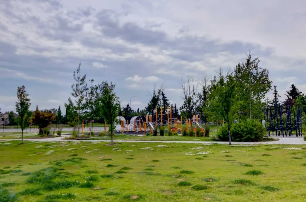 370 Harvest Hills Common NE Calgary AB T3K 2M8