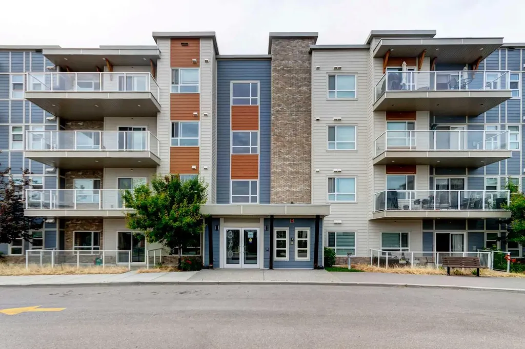 370 Harvest Hills Common NE Calgary AB T3K 2M8